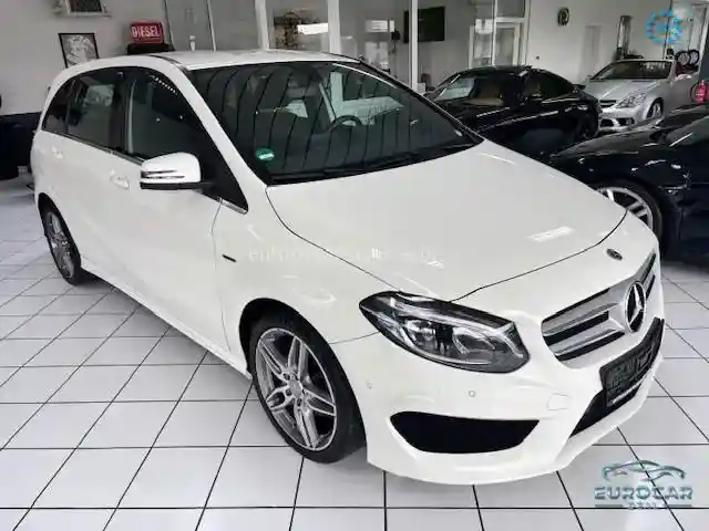 Mercedes-Benz B 200