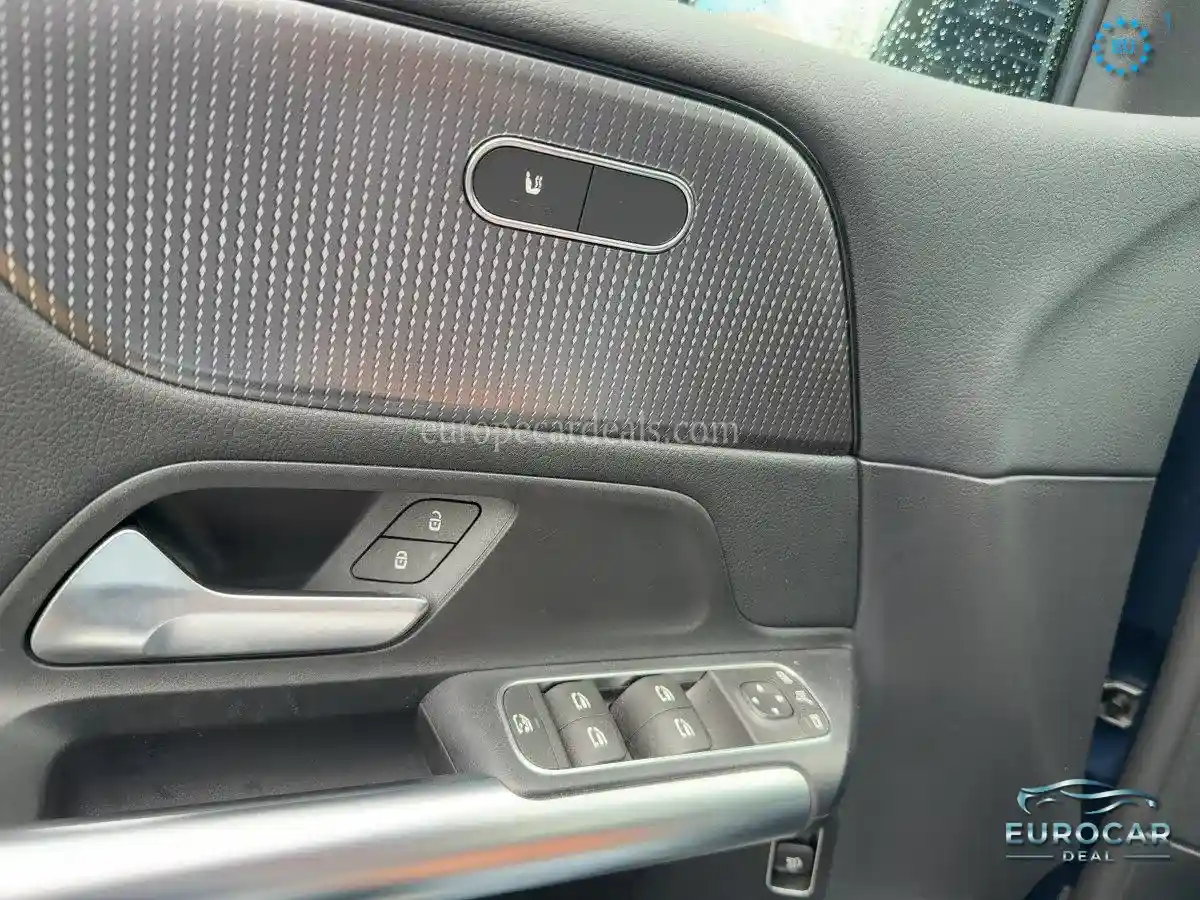 Mercedes-Benz B 220