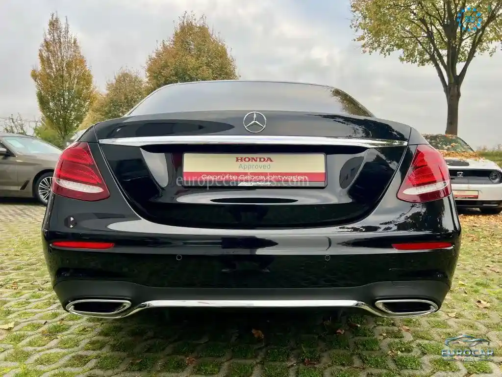 Mercedes-Benz E 220