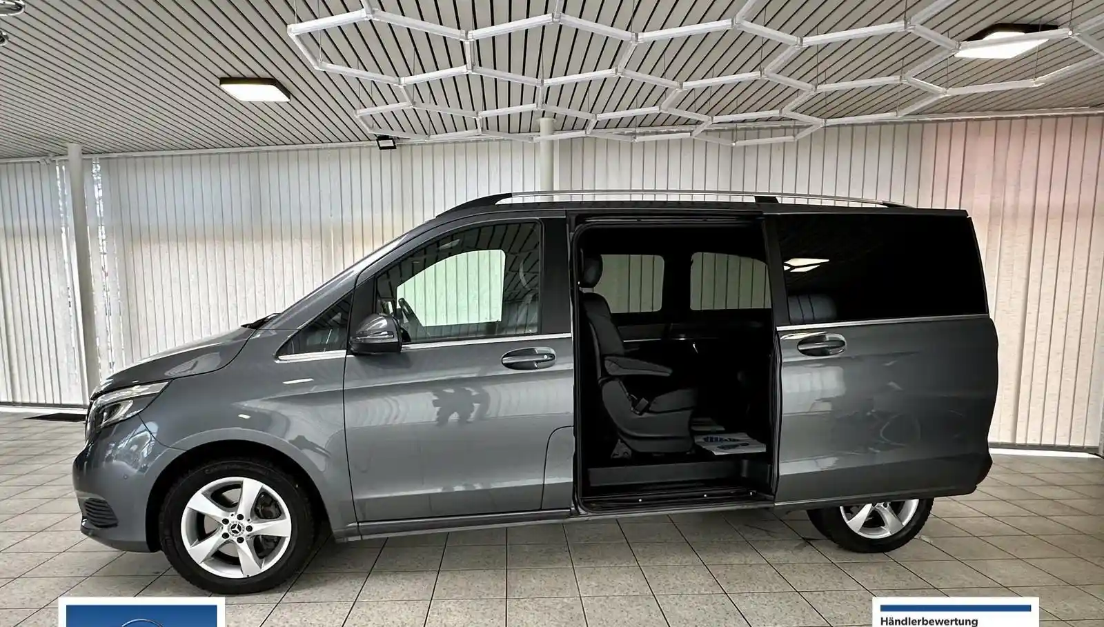 Mercedes-Benz V 220