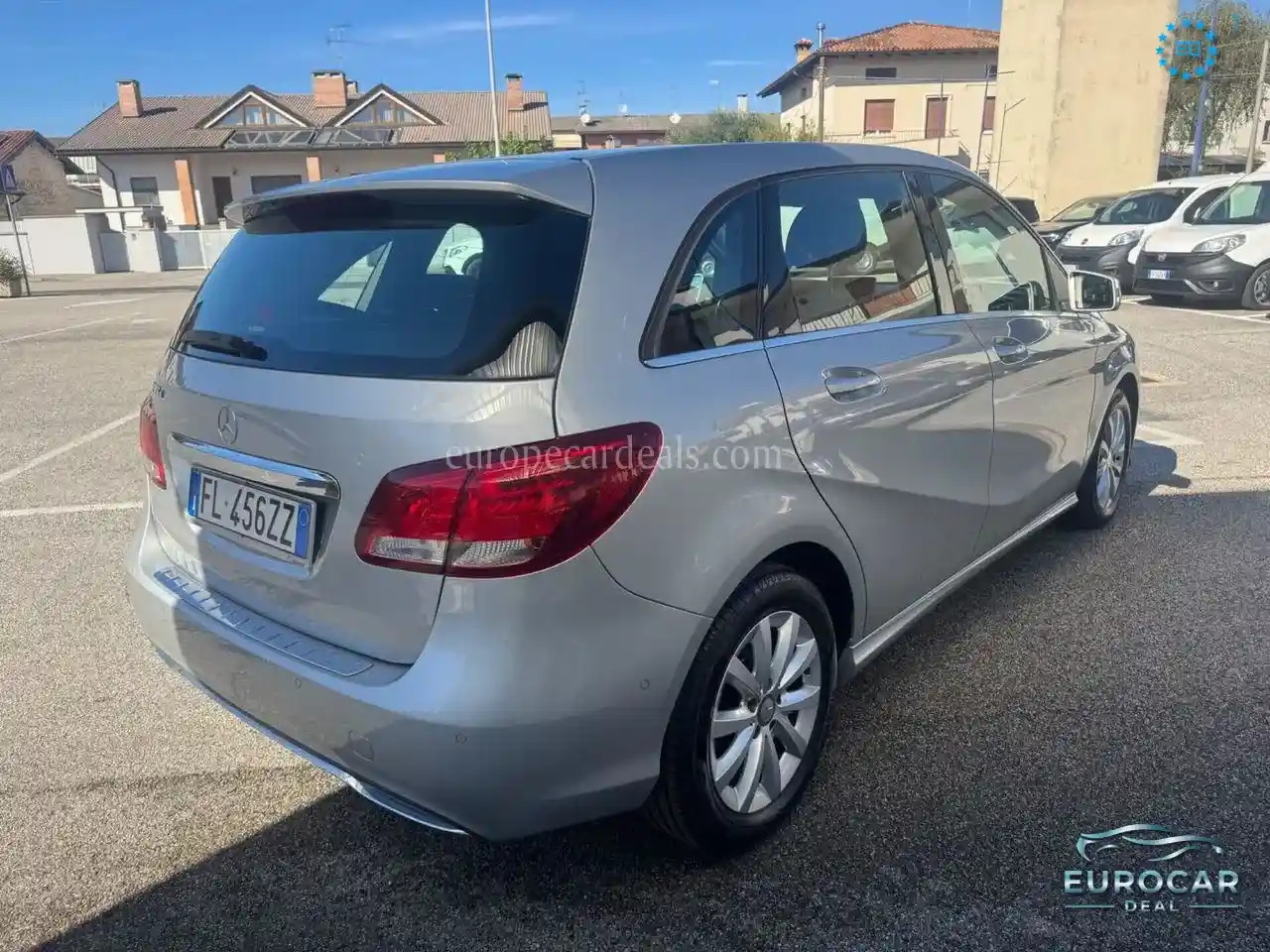 Mercedes-Benz B 180