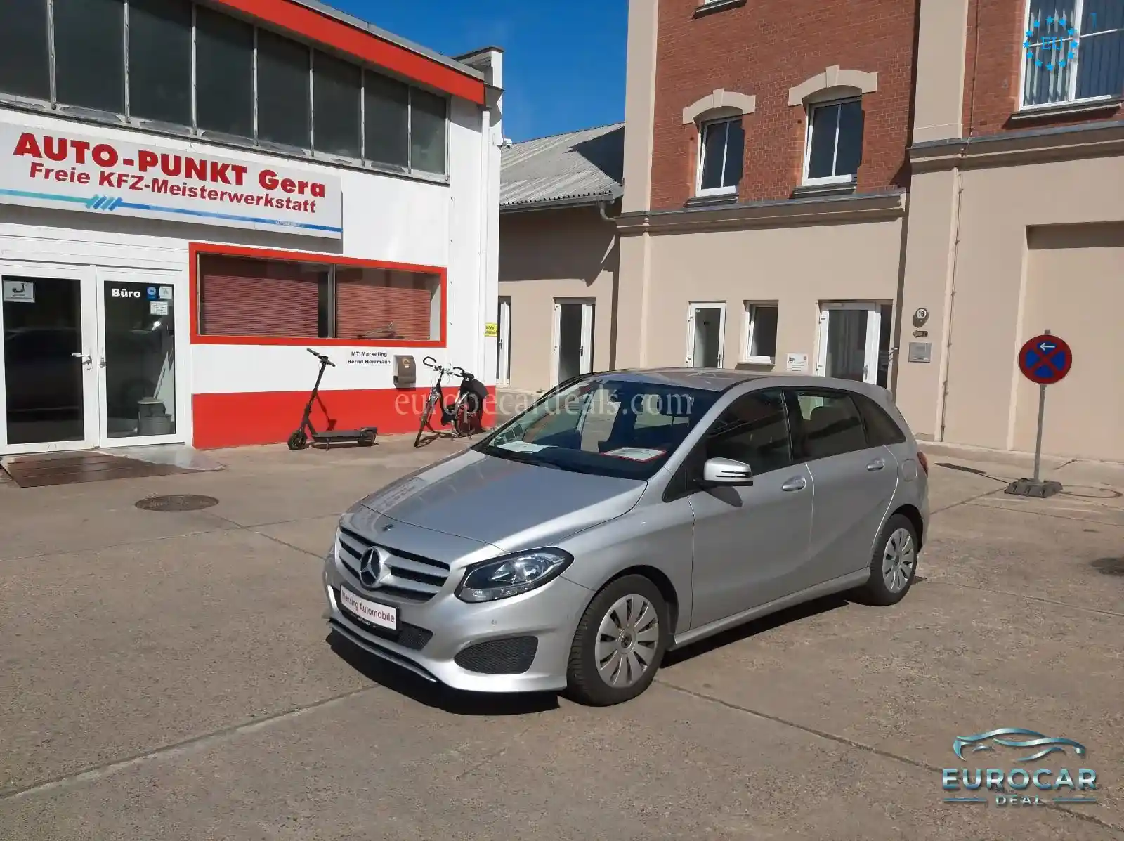 Mercedes-Benz B 180