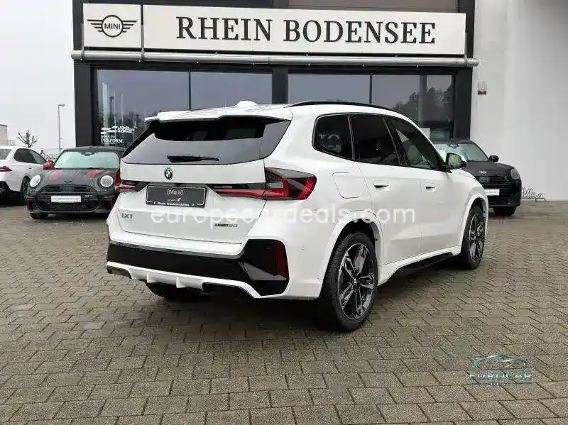 BMW iX1