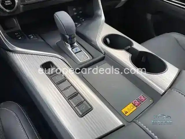 Lexus LX 600