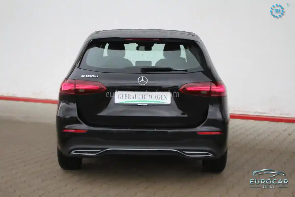 Mercedes-Benz B 180
