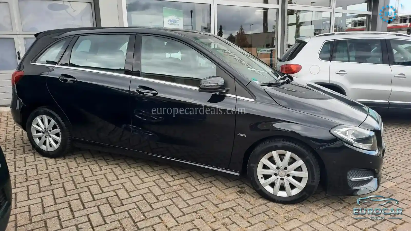 Mercedes-Benz B 180