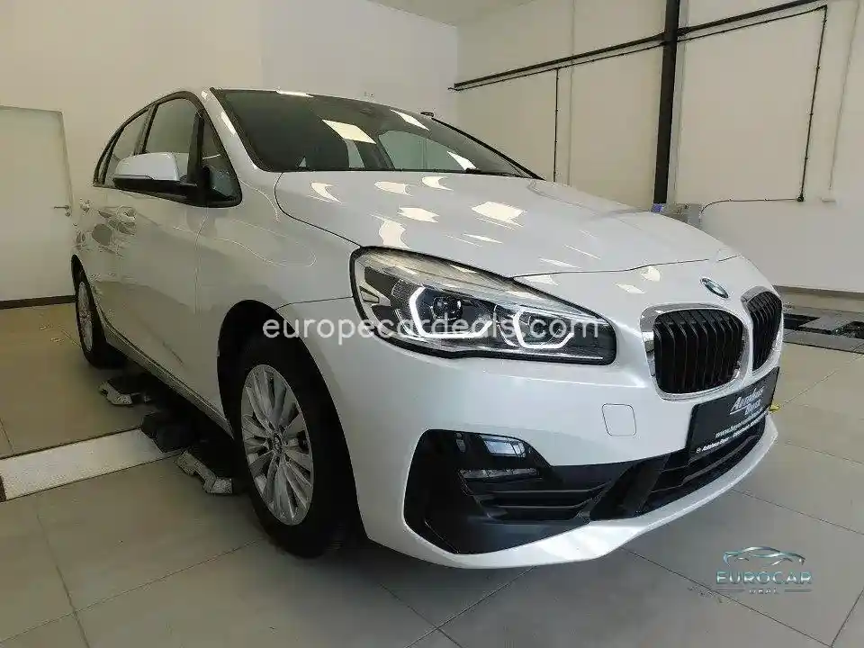 BMW 218