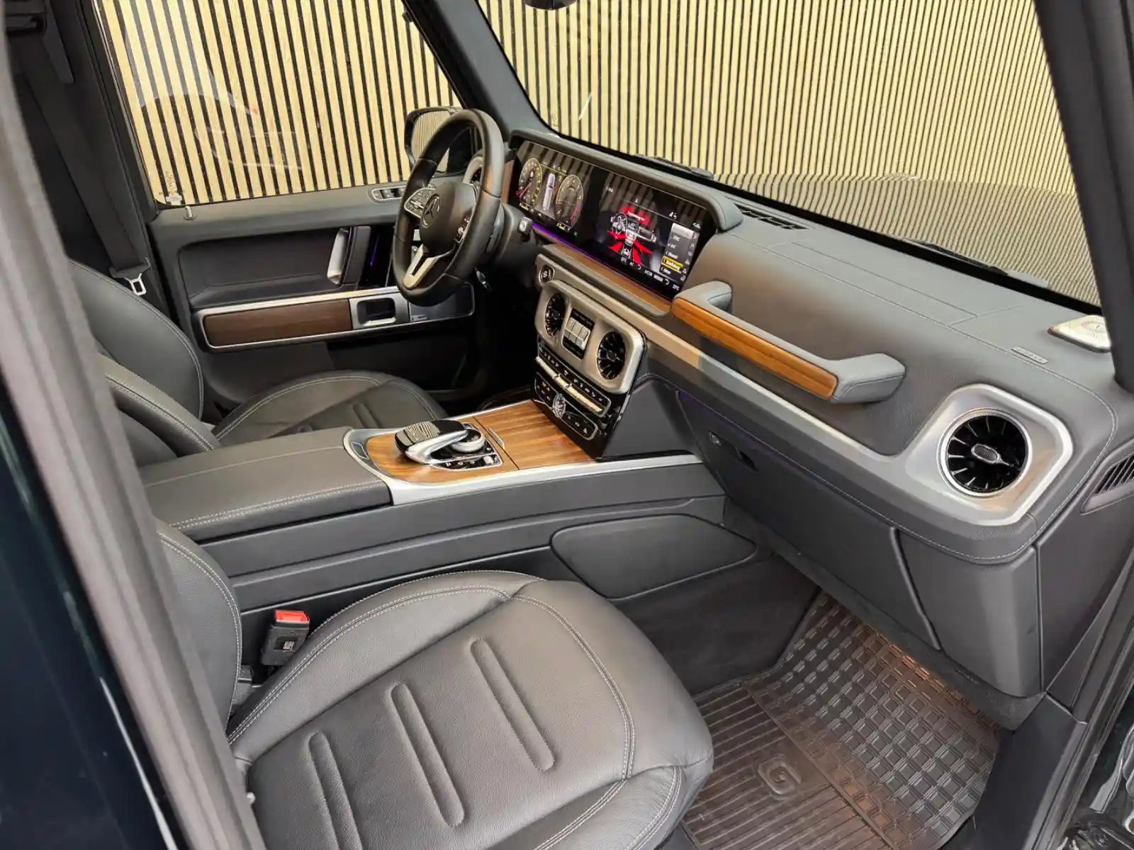 Mercedes-Benz G 500