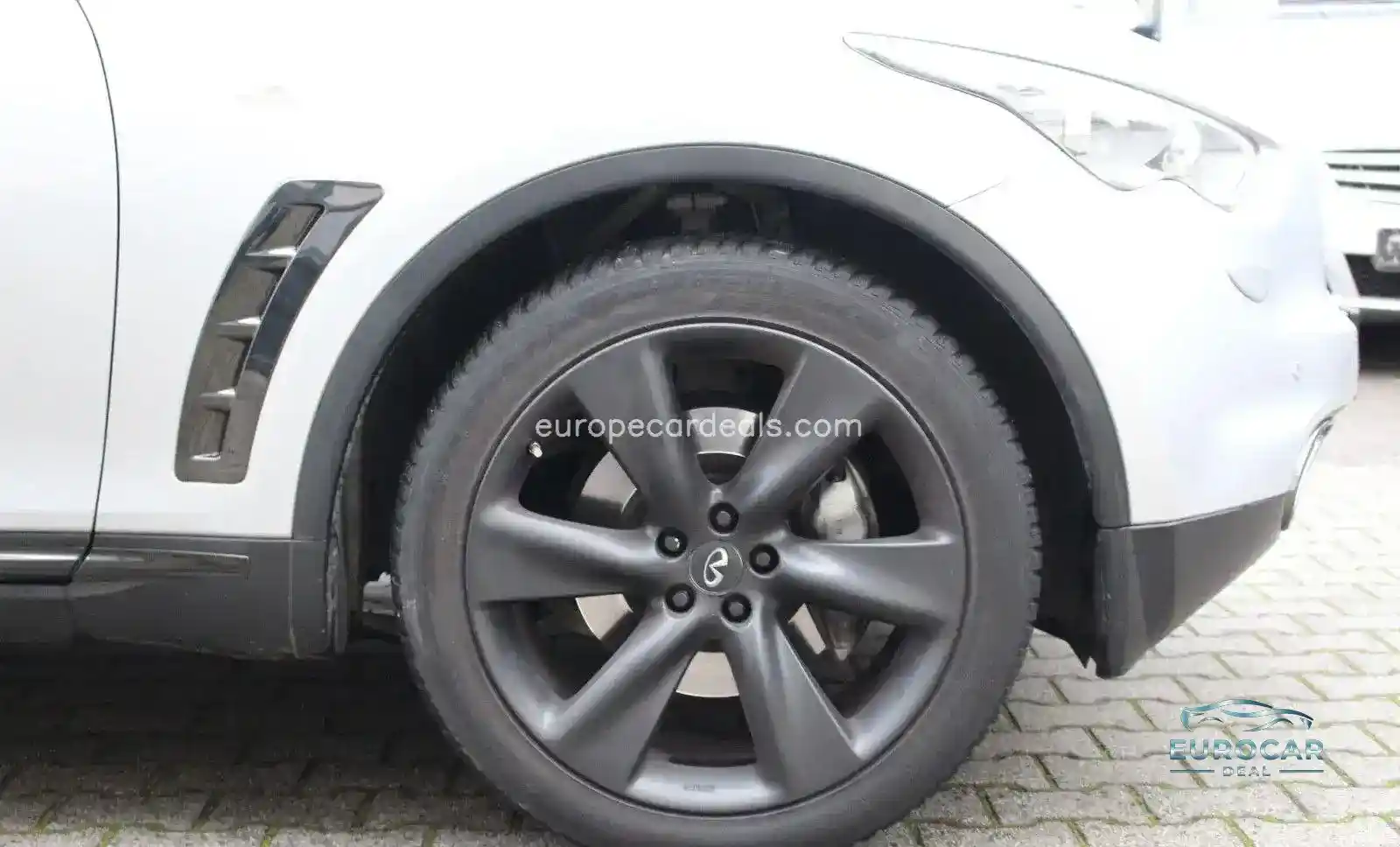 Infiniti QX70