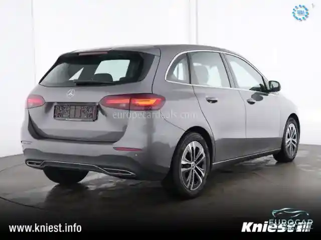 Mercedes-Benz B 220