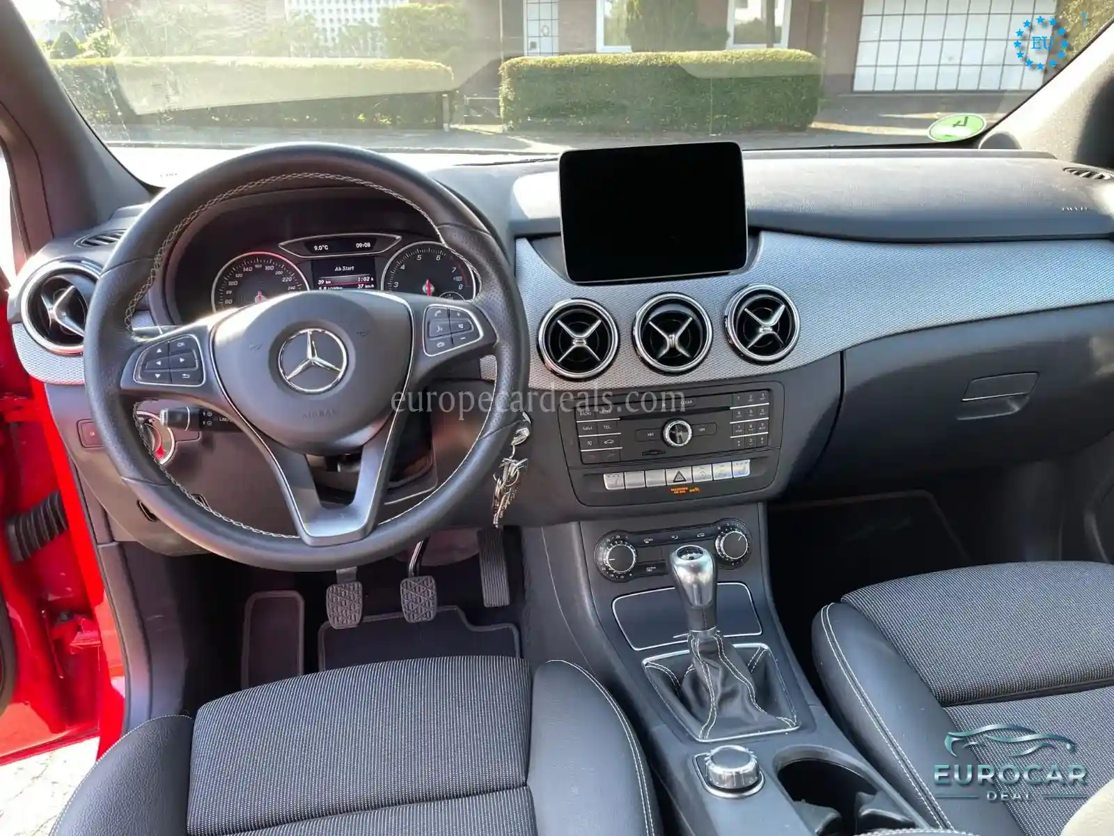 Mercedes-Benz B 180