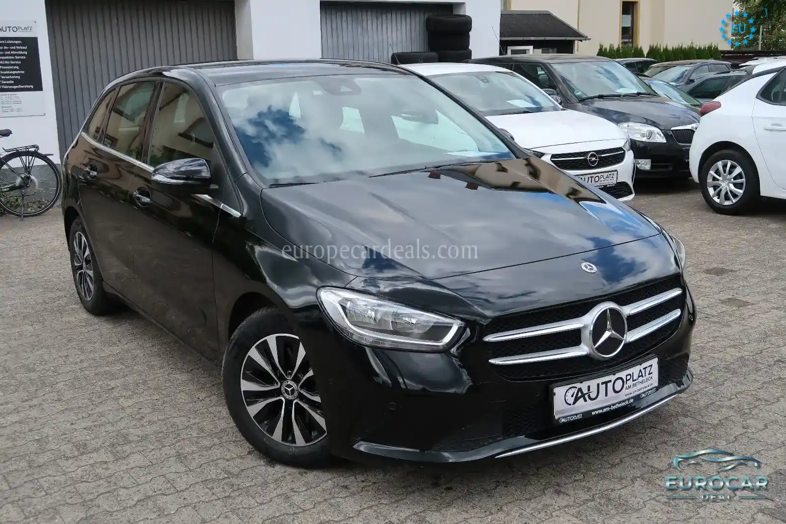 Mercedes-Benz B 180