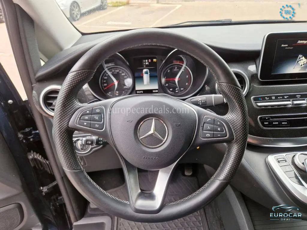 Mercedes-Benz V 220