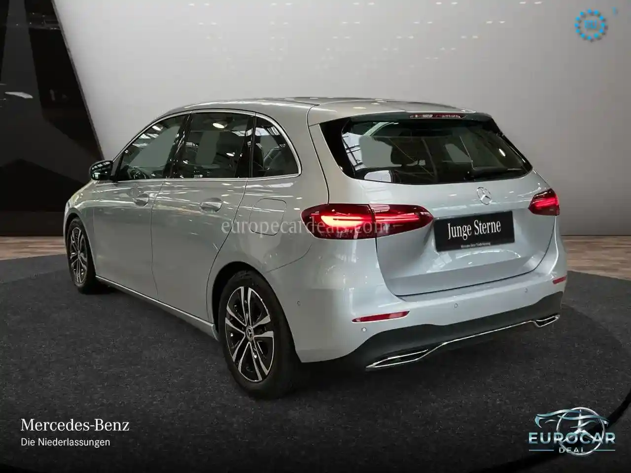 Mercedes-Benz B 180