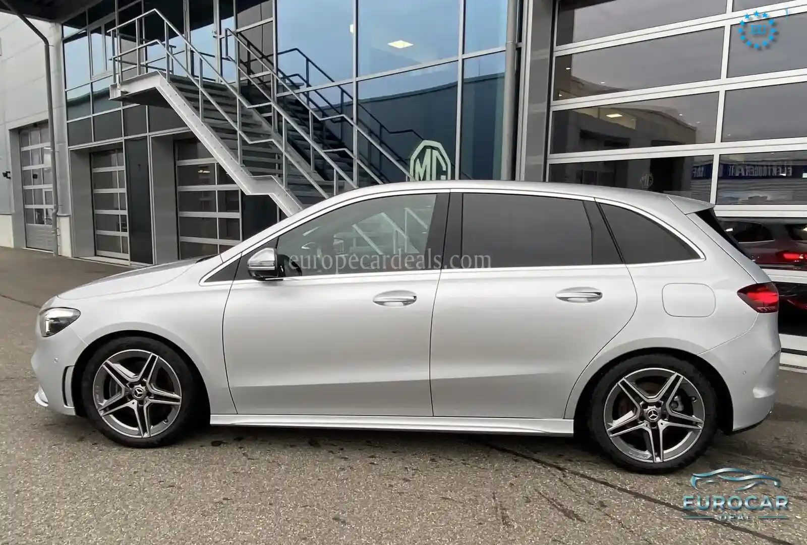 Mercedes-Benz B 220