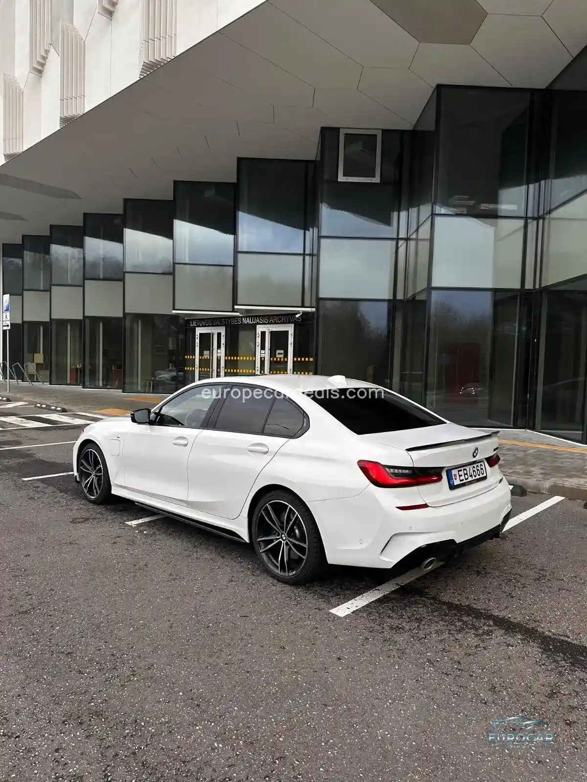 BMW 330
