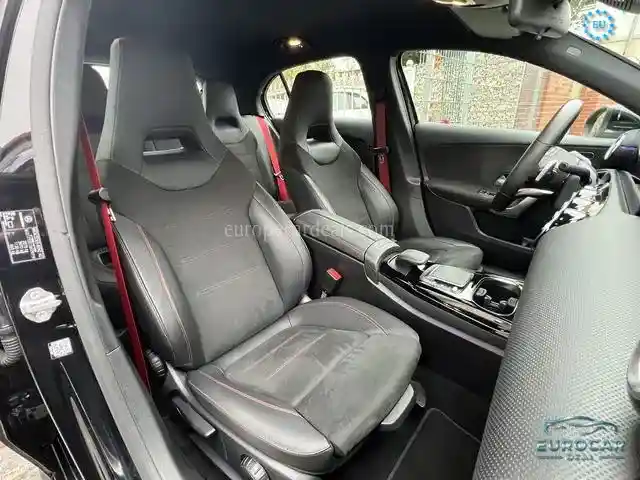 Mercedes-Benz A 35 AMG