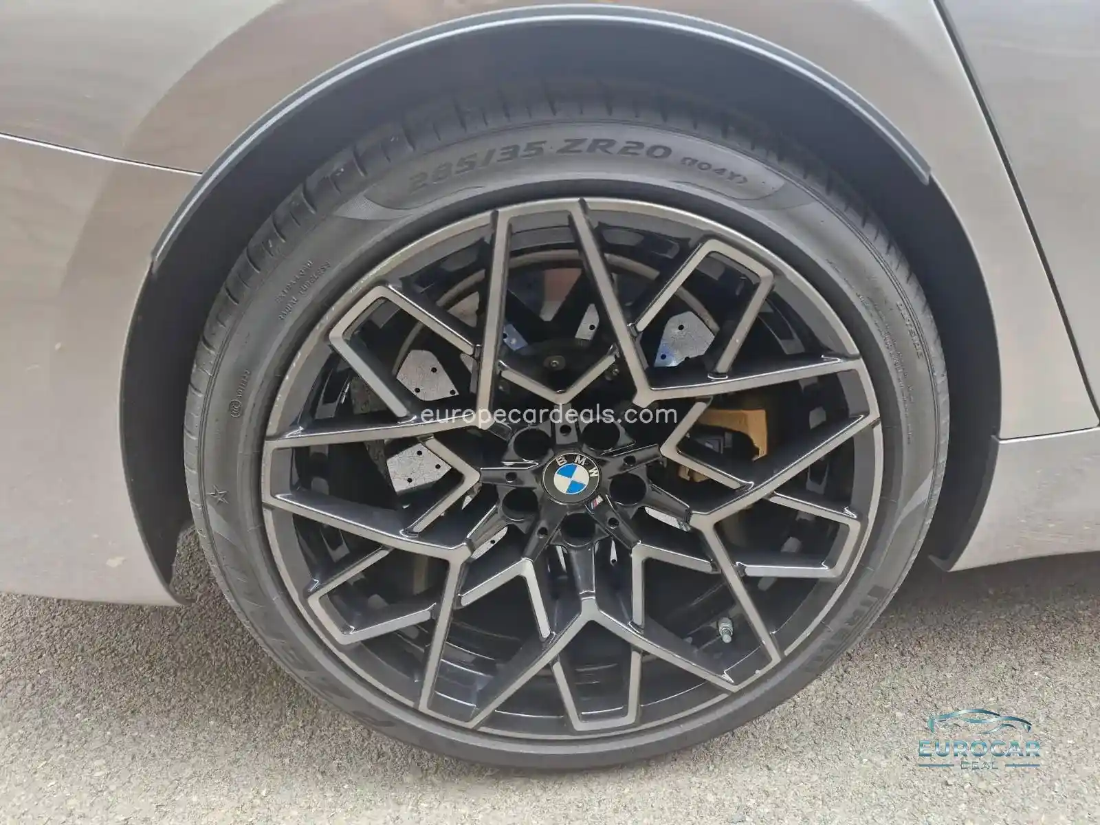 BMW M8