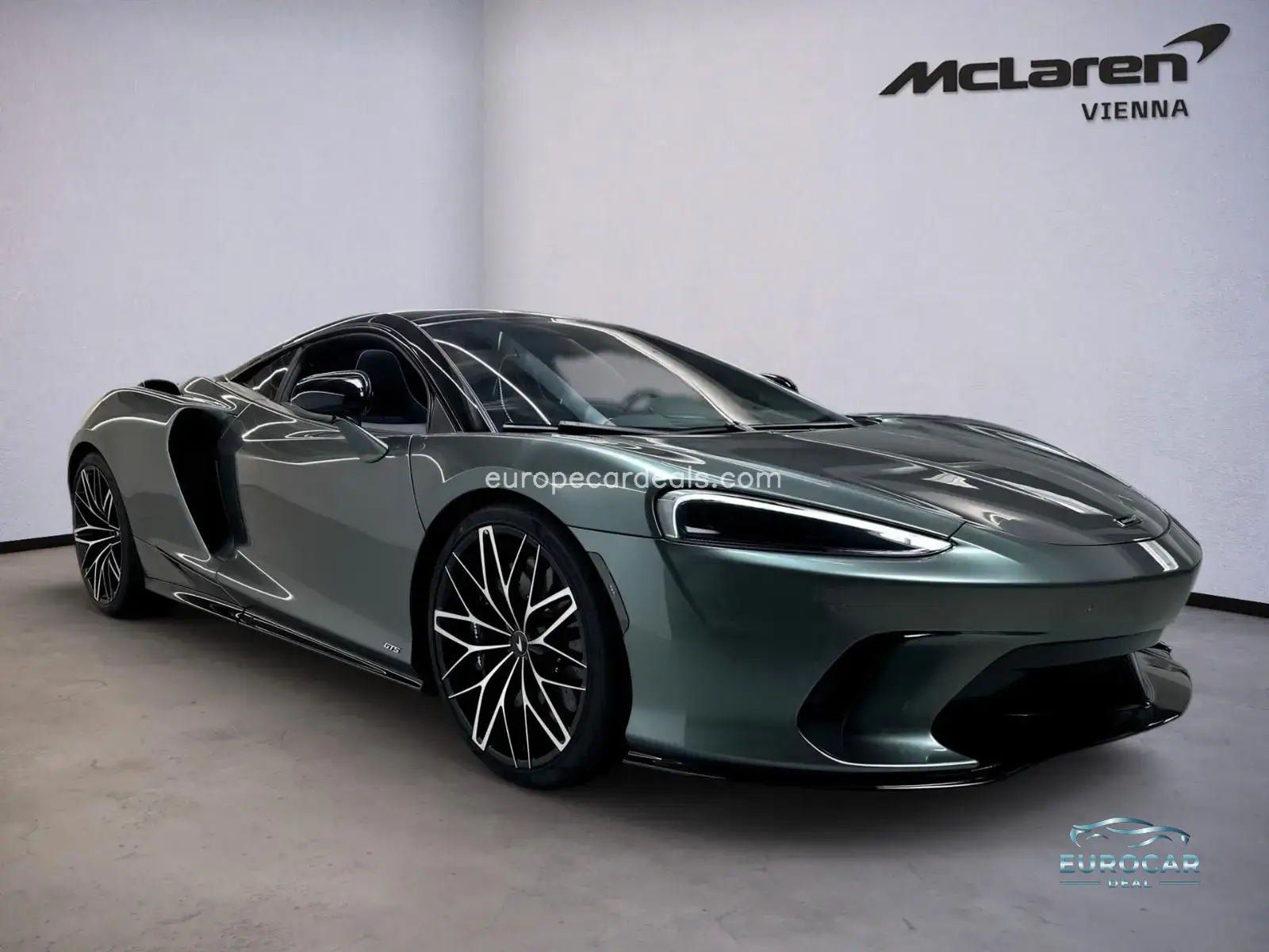 McLaren GT