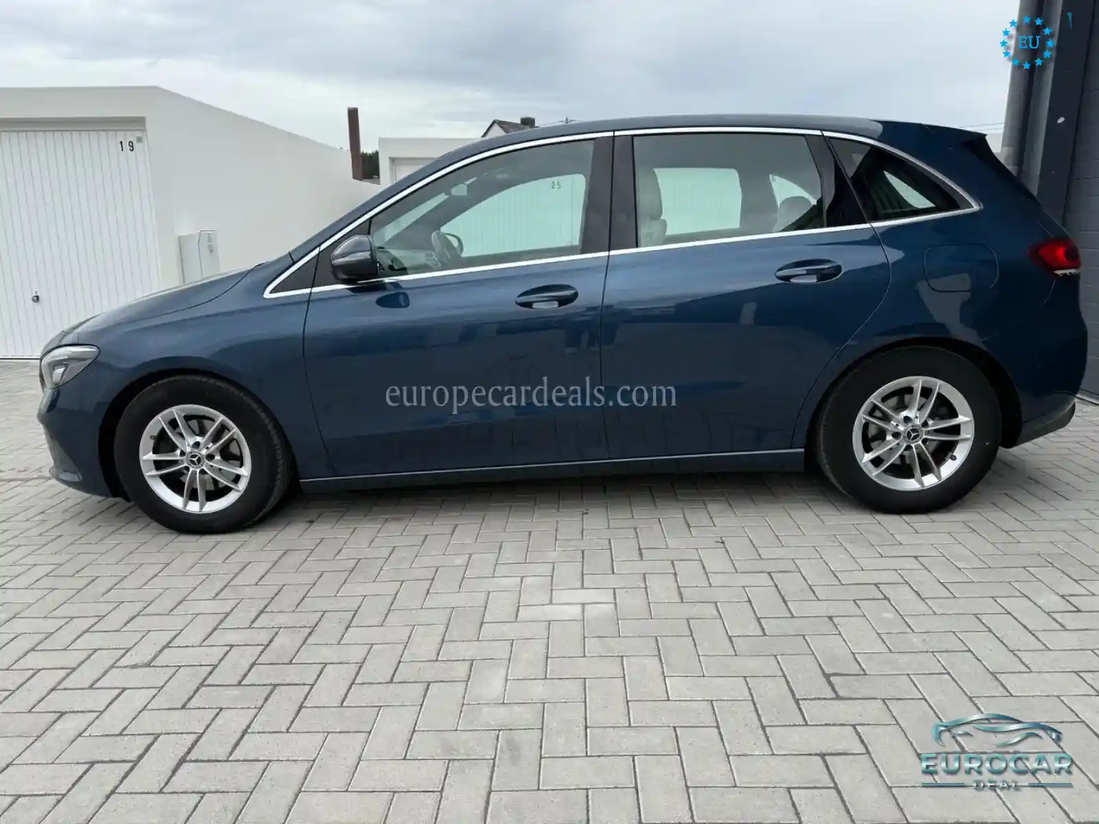 Mercedes-Benz B 180