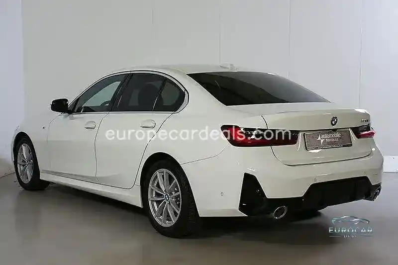 BMW 330