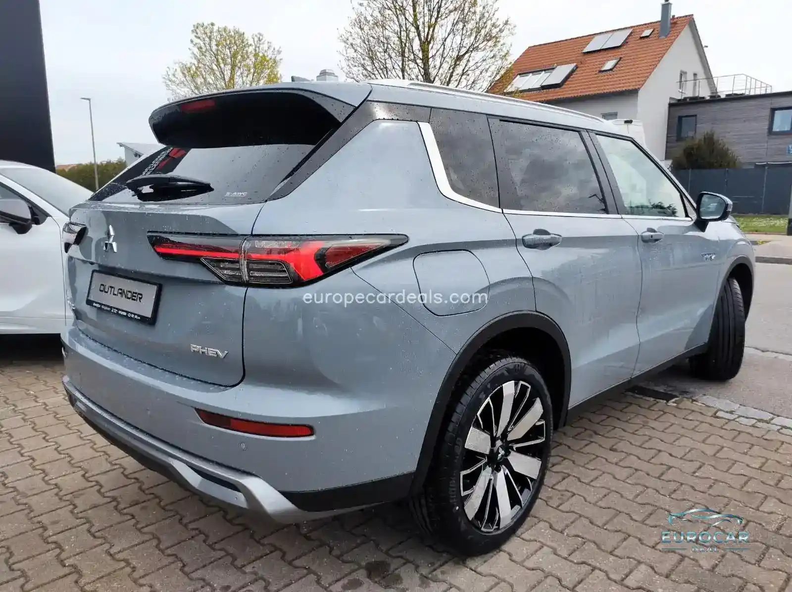 Mitsubishi Plug-in Hybrid Outlander