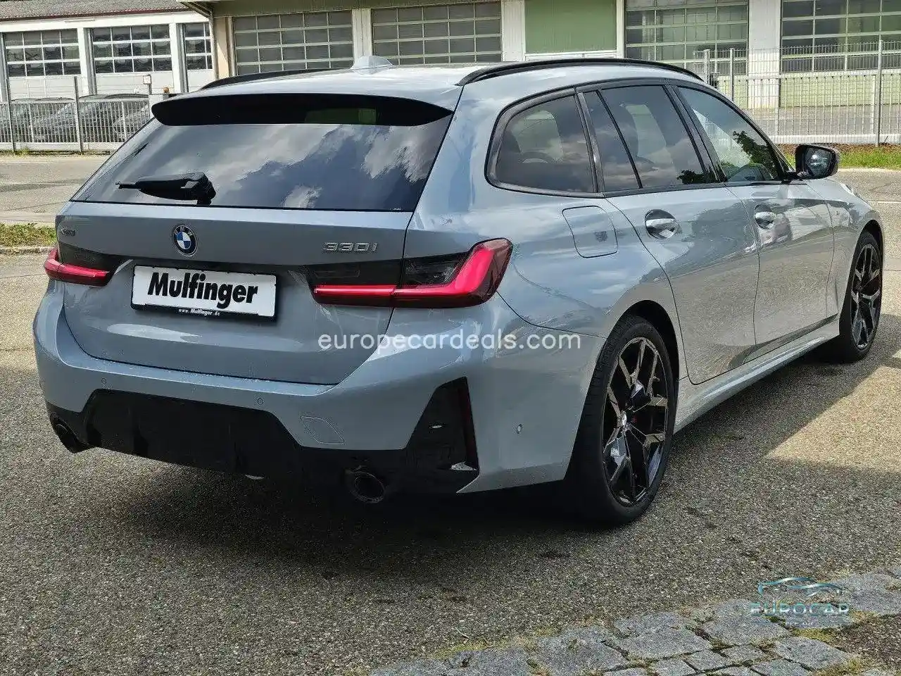 BMW 330