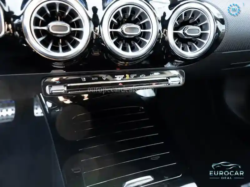 Mercedes-Benz A 220