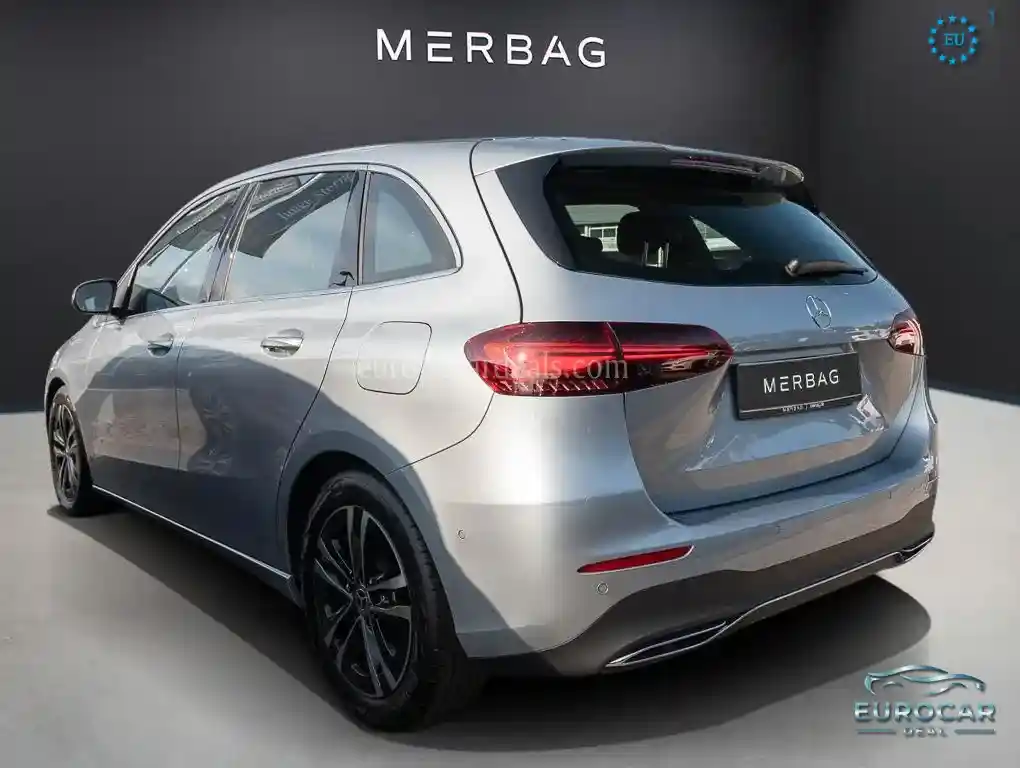 Mercedes-Benz B 180