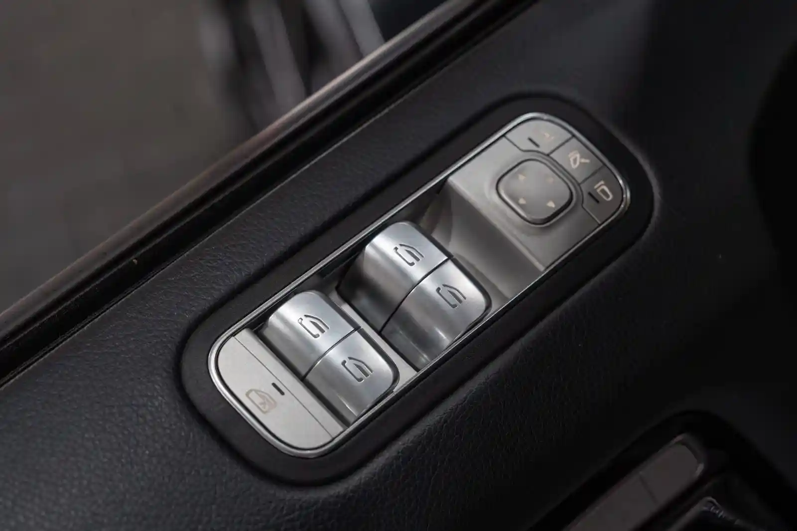 Mercedes-Benz G 500