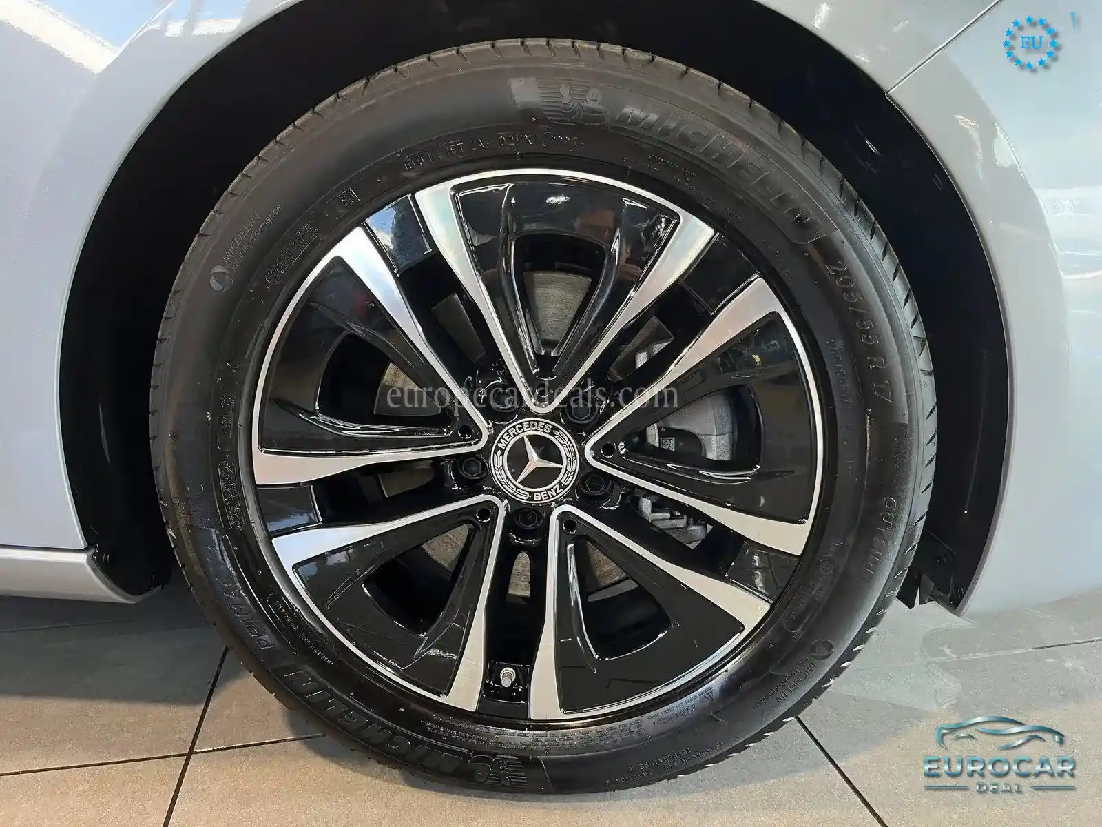 Mercedes-Benz B 180