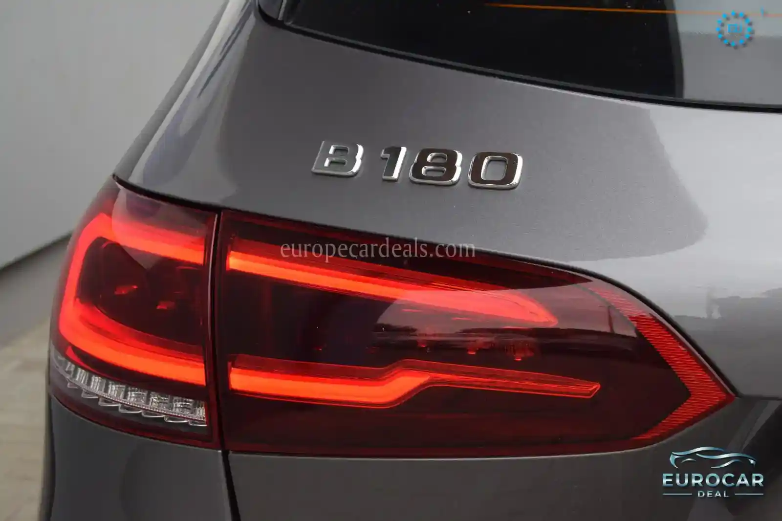 Mercedes-Benz B 180