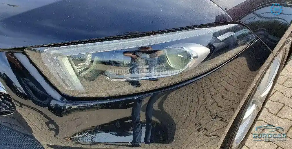 Mercedes-Benz A 220