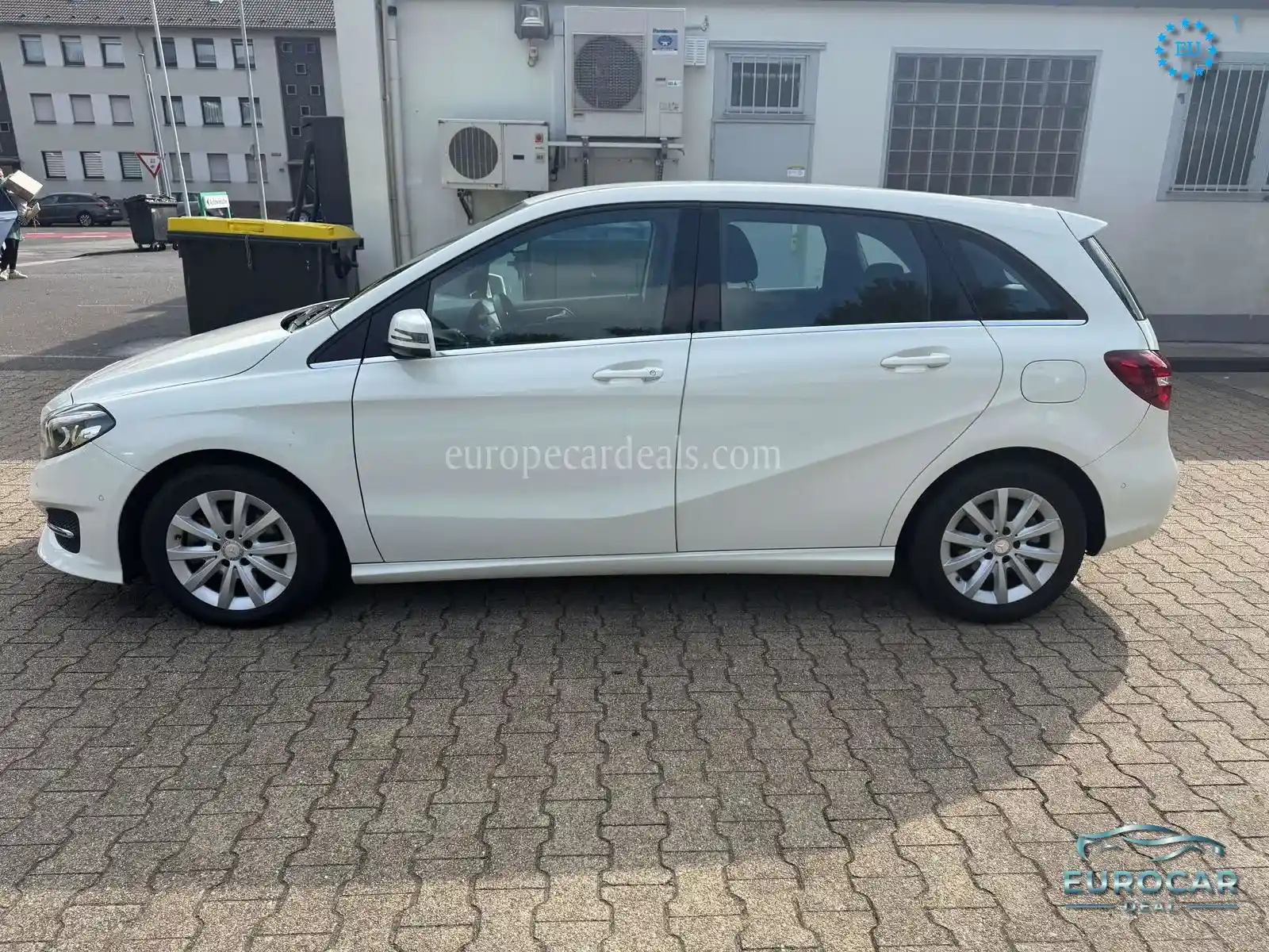 Mercedes-Benz B 180