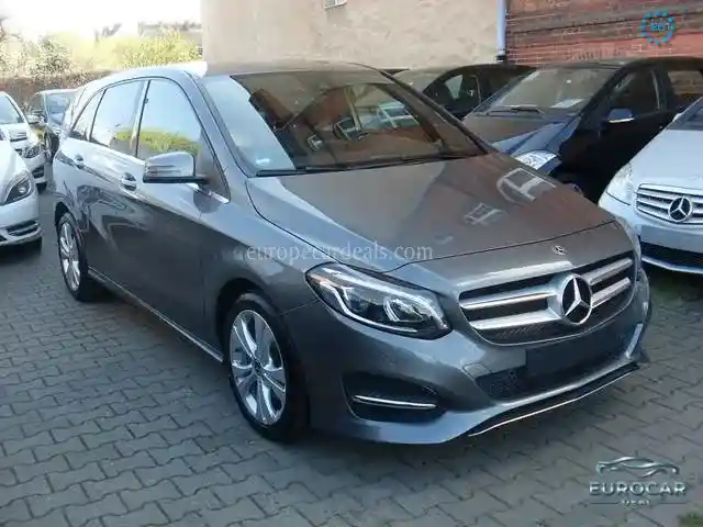 Mercedes-Benz B 200