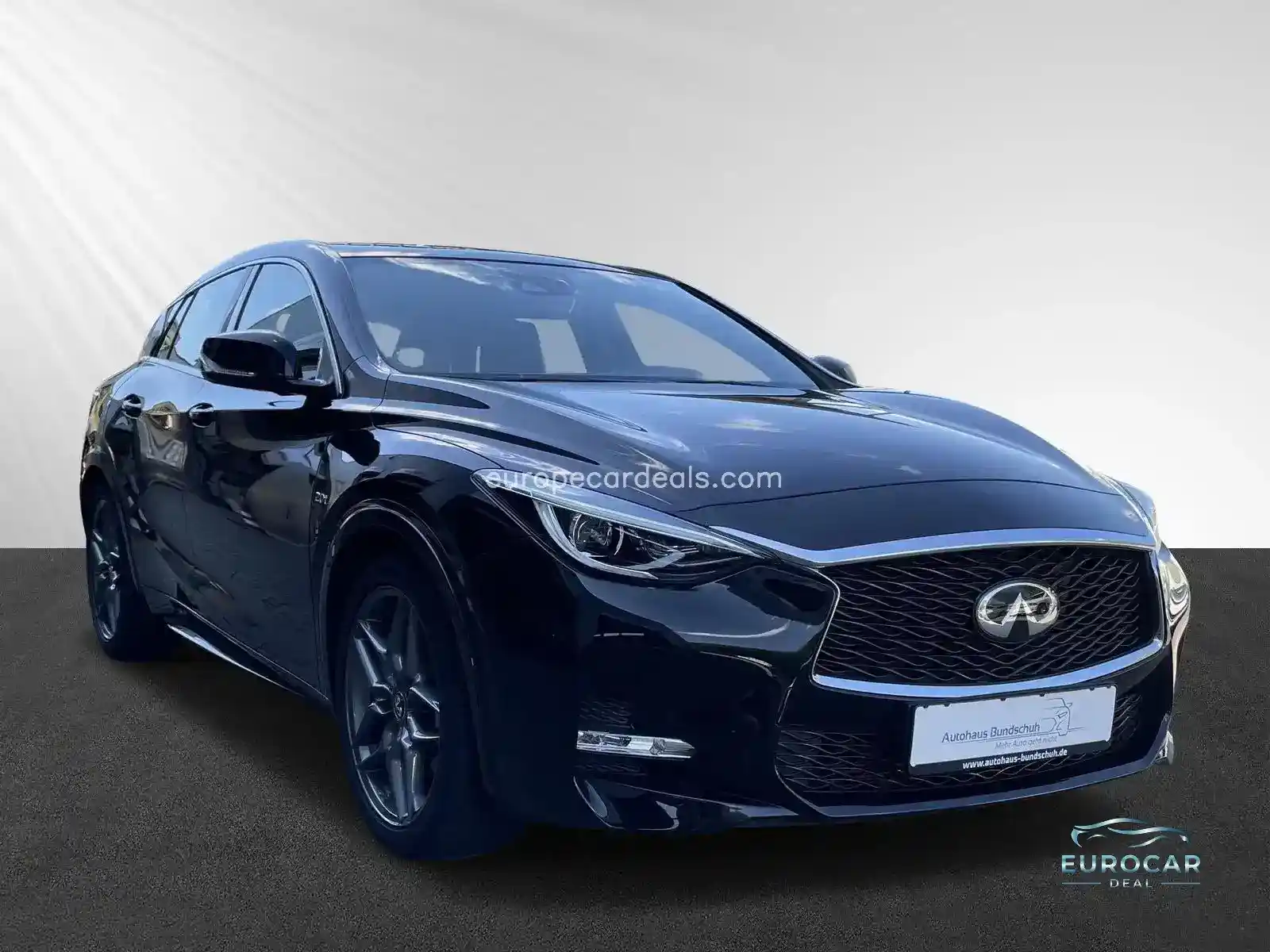 Infiniti Q30