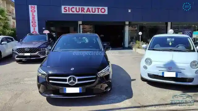 Mercedes-Benz B 180