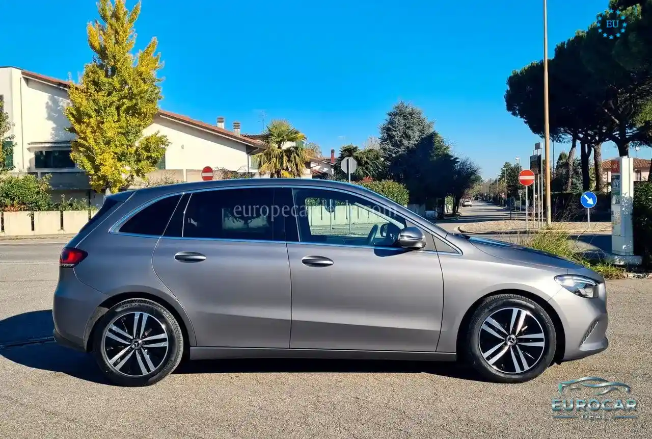 Mercedes-Benz B 180