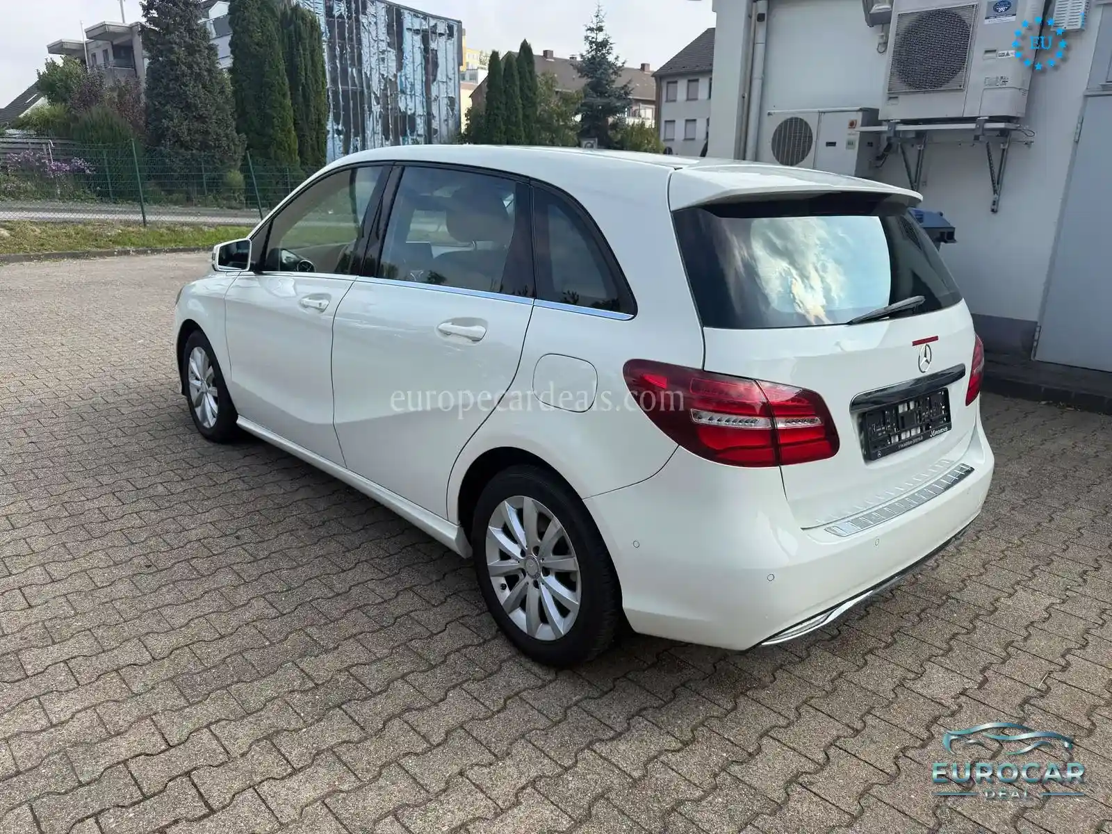 Mercedes-Benz B 180