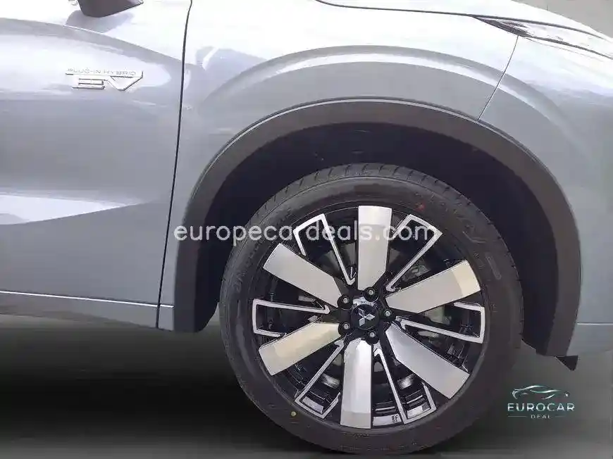 Mitsubishi Plug-in Hybrid Outlander