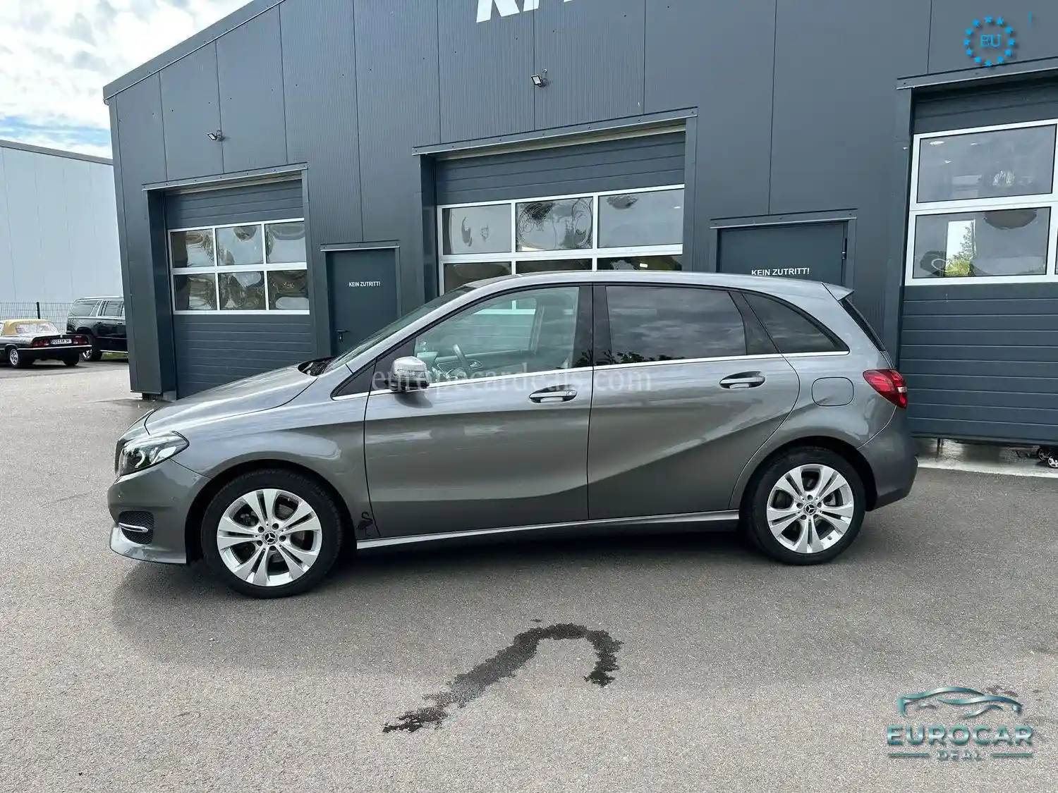 Mercedes-Benz B 220
