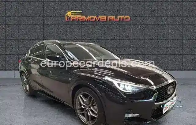 Infiniti Q30
