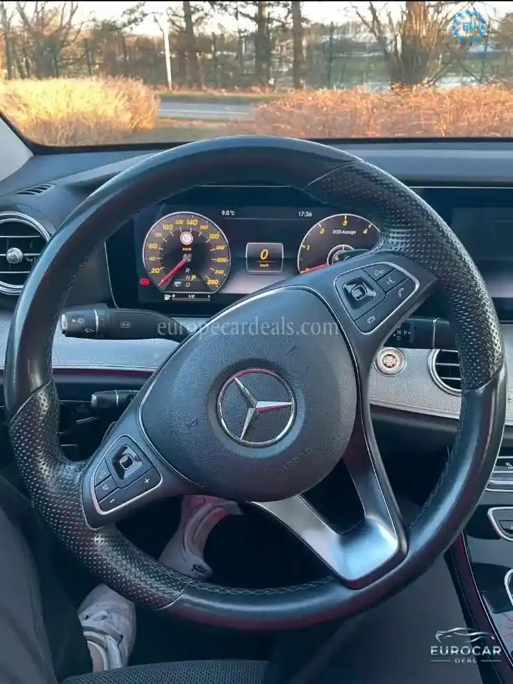 Mercedes-Benz E 220