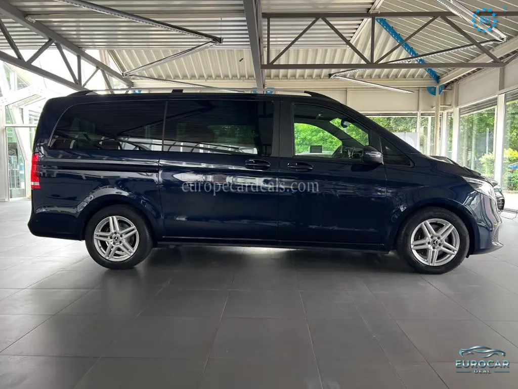 Mercedes-Benz V 220