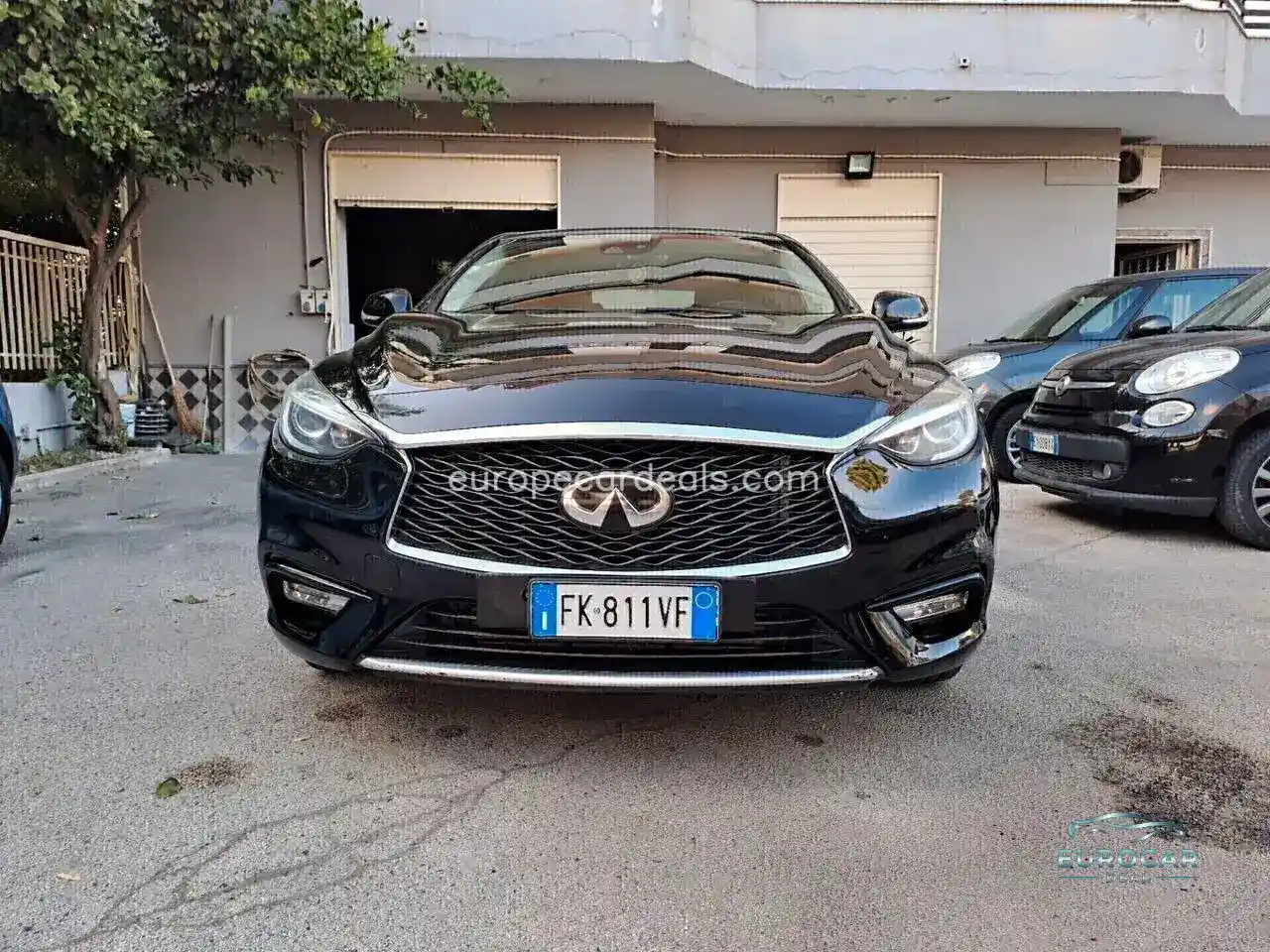 Infiniti Q30