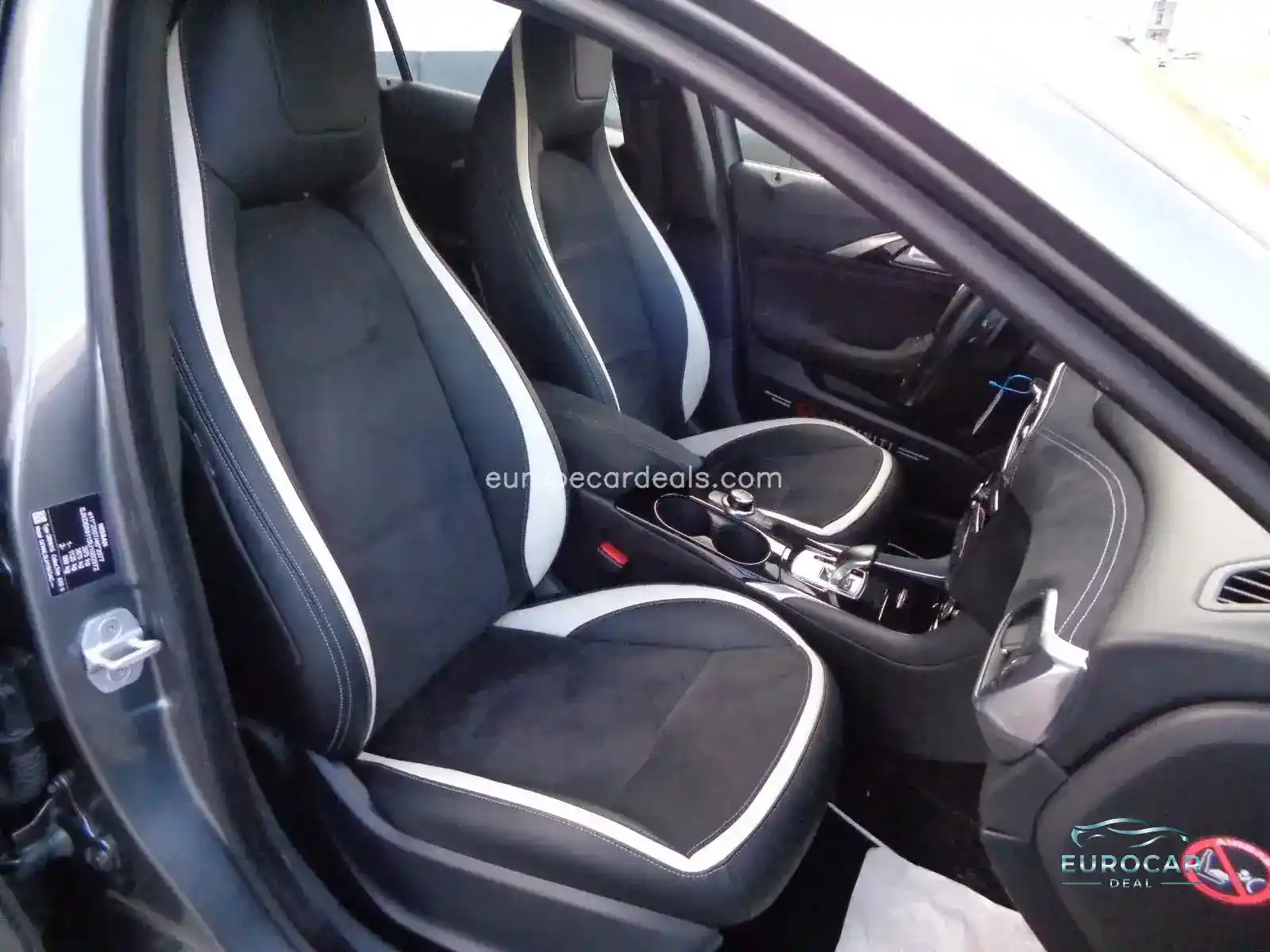 Infiniti Q30