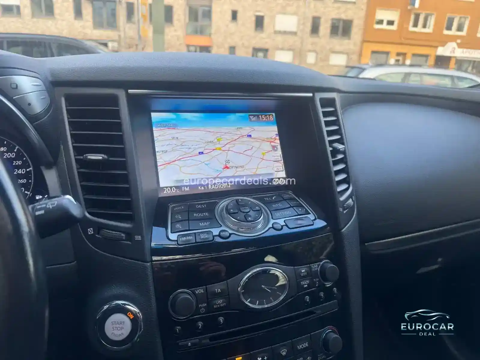 Infiniti QX70