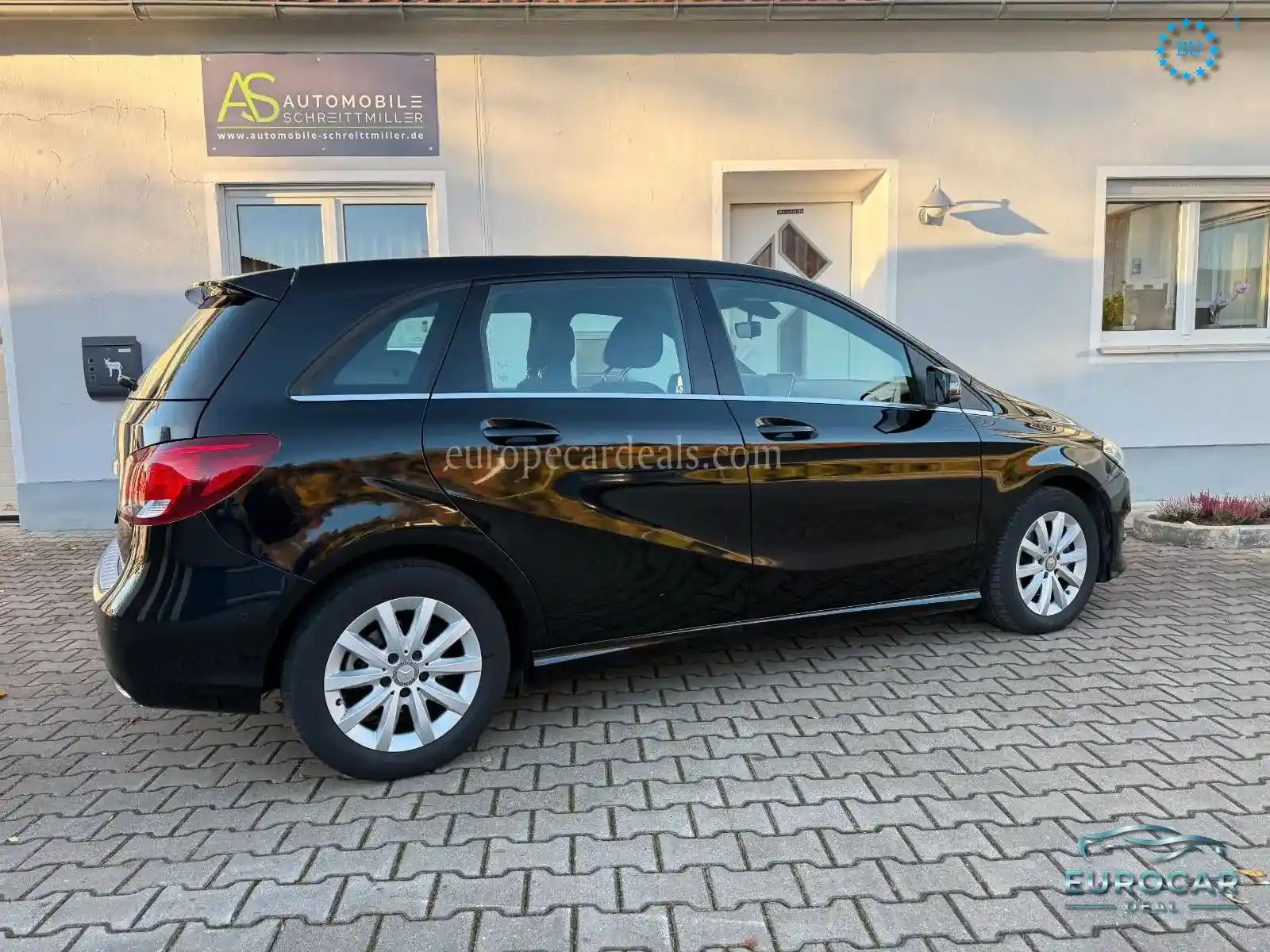Mercedes-Benz B 180