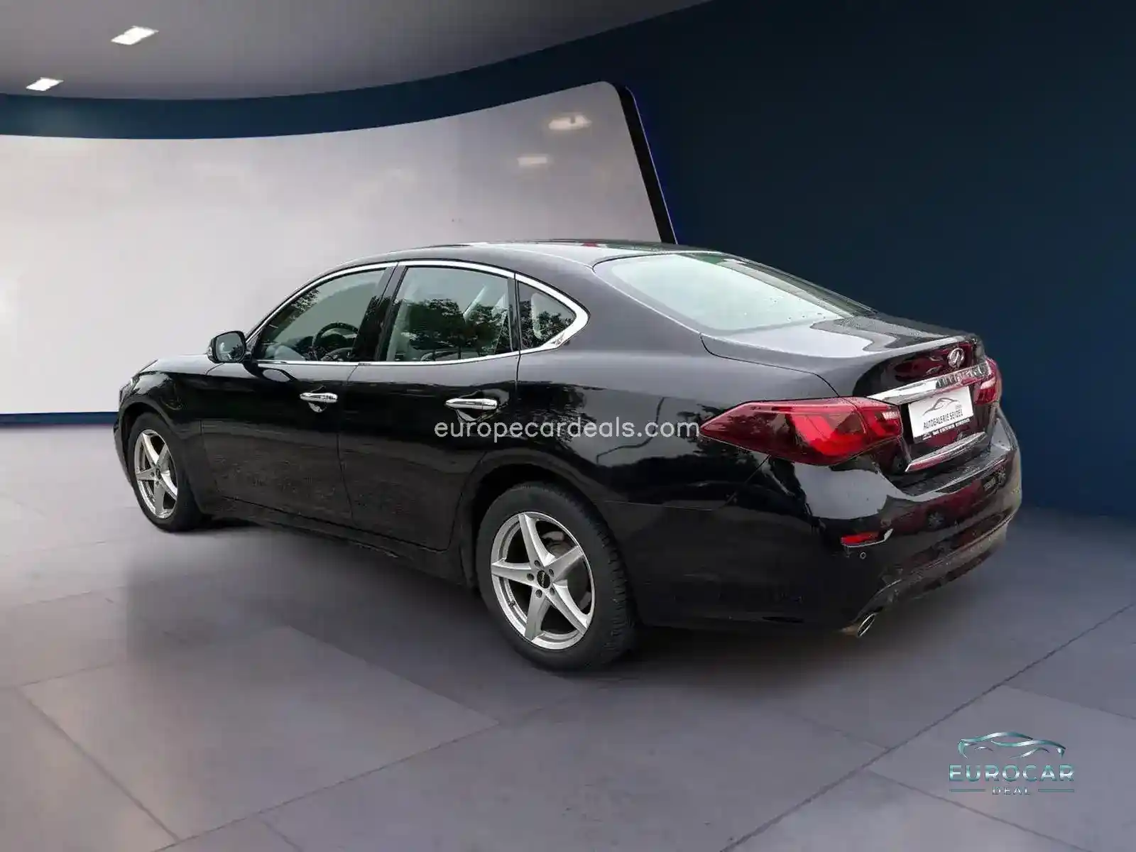 Infiniti Q70