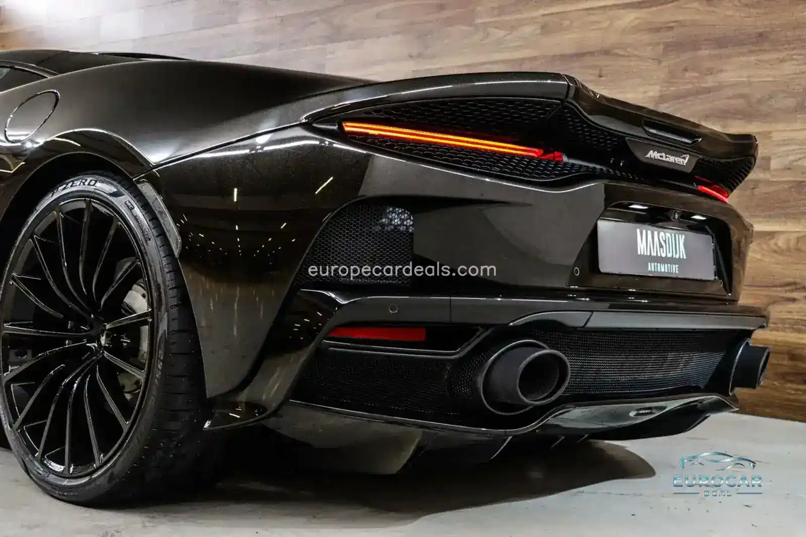 McLaren GT